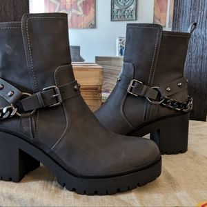 Nine west platform lug sole boots